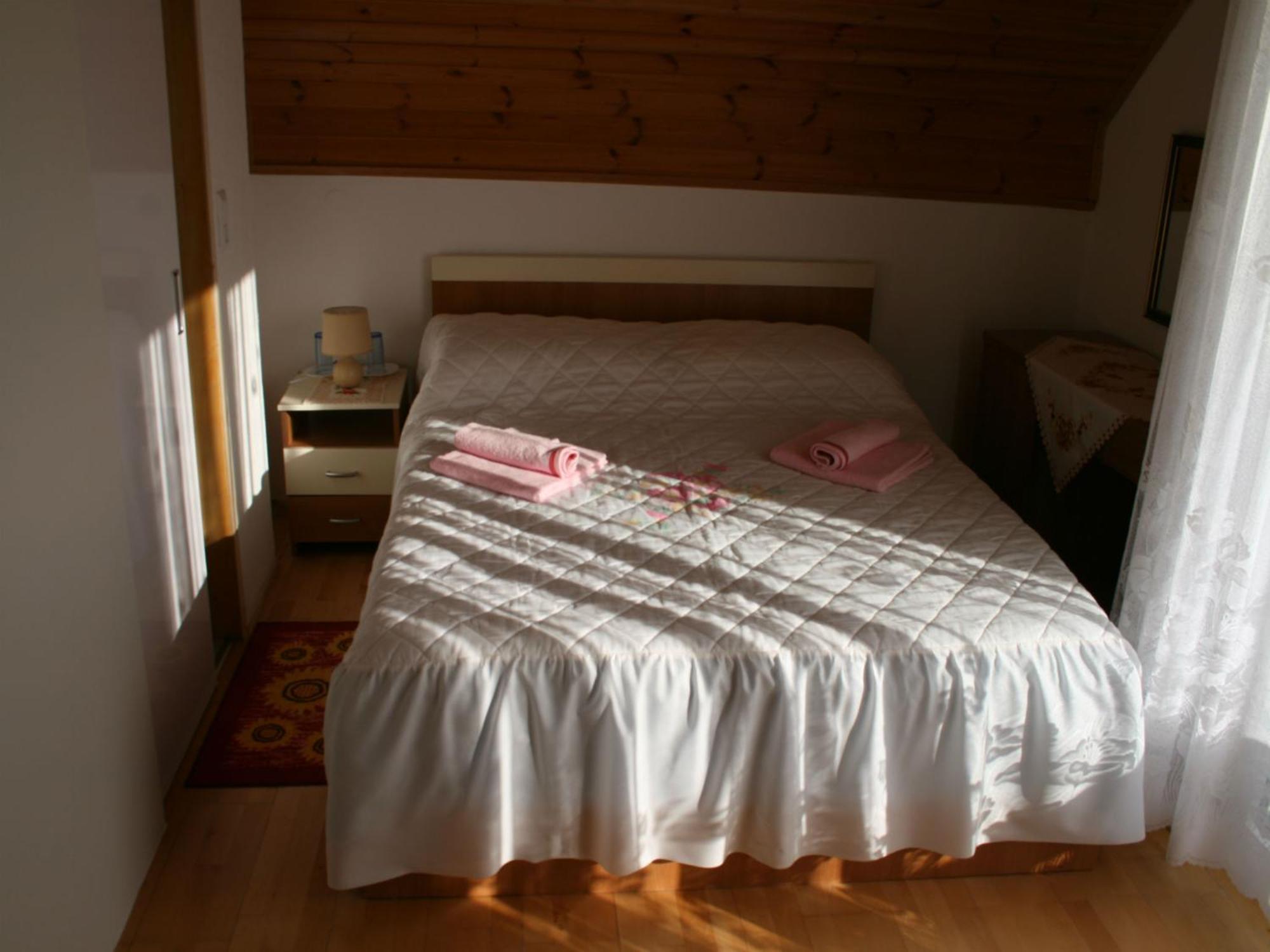 Adriana Guesthouse Jezerce Quarto foto