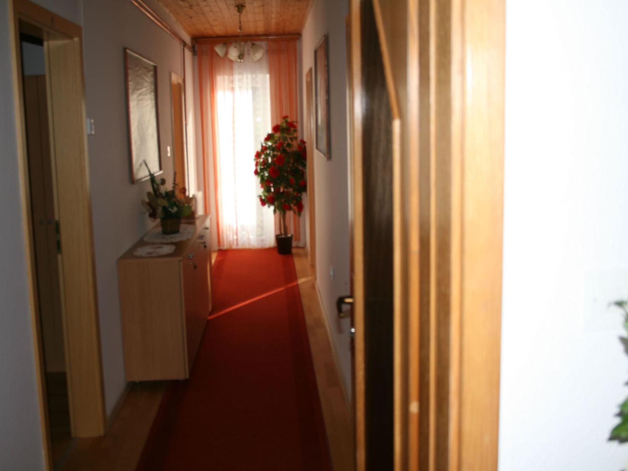 Adriana Guesthouse Jezerce Quarto foto